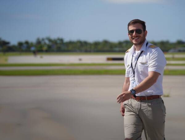 ¿Puedo estudiar aviación en Estados Unidos si vivo en otro país?